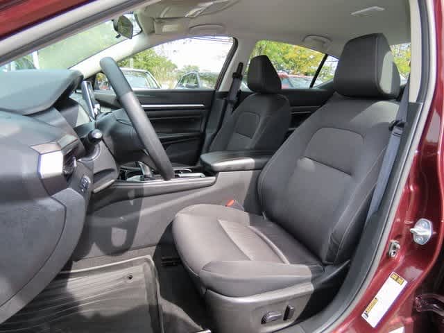 2023 Nissan Altima 2.5 SV photo 12