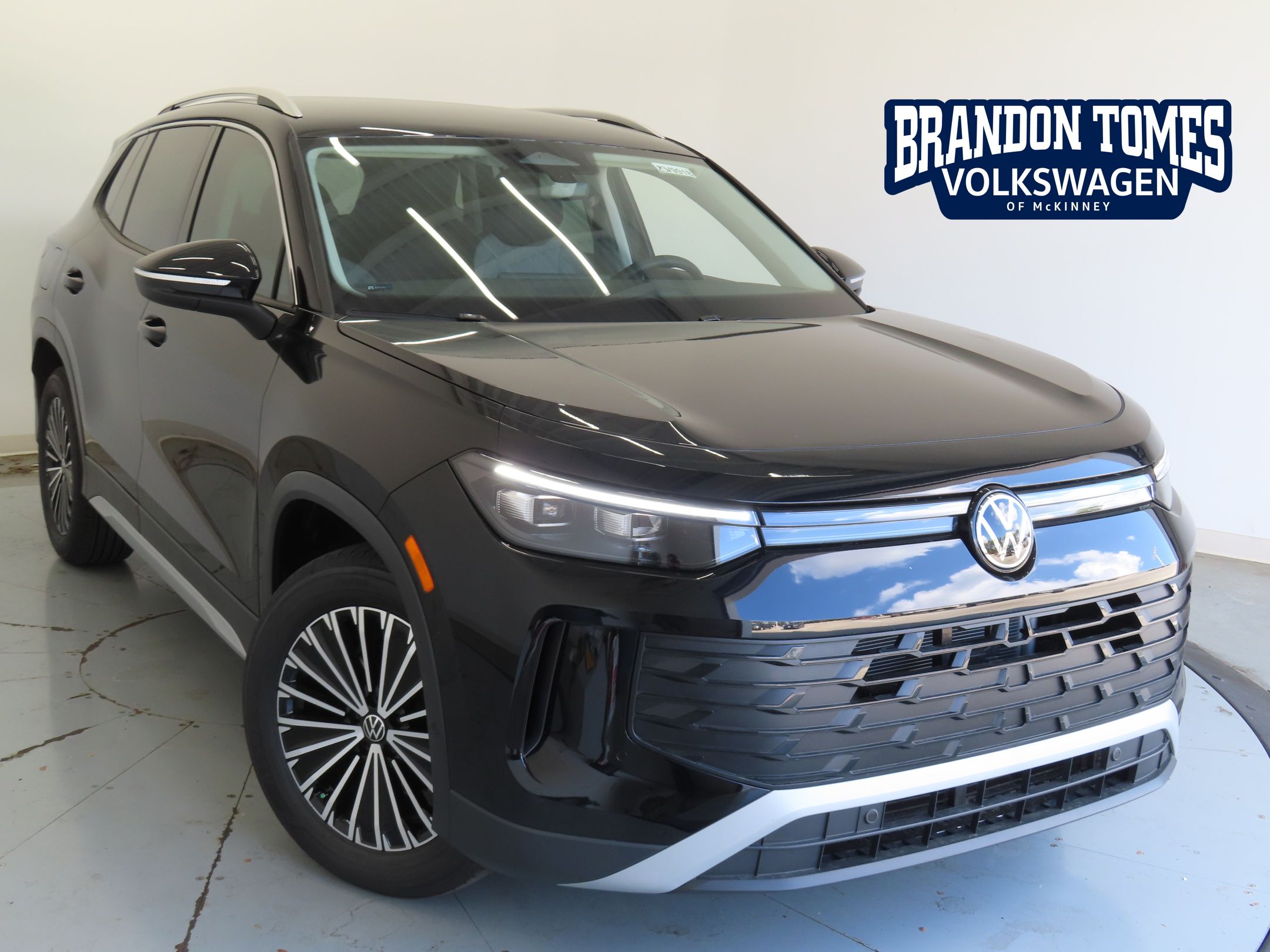 2025 Volkswagen Tiguan S's photo