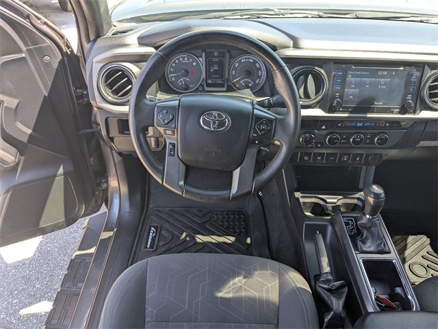 2017 Toyota Tacoma SR5 TRD Sport photo 16