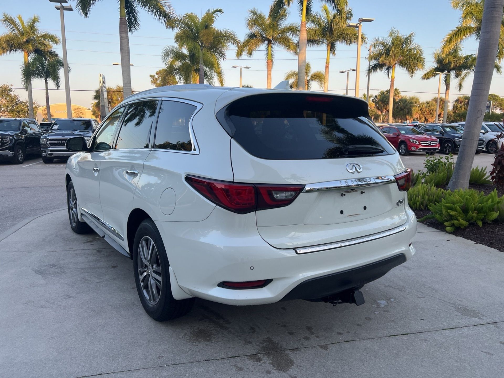 2020 Infiniti QX60 Luxe photo 4