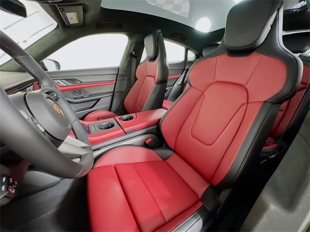 2026 Porsche Taycan GTS photo 5