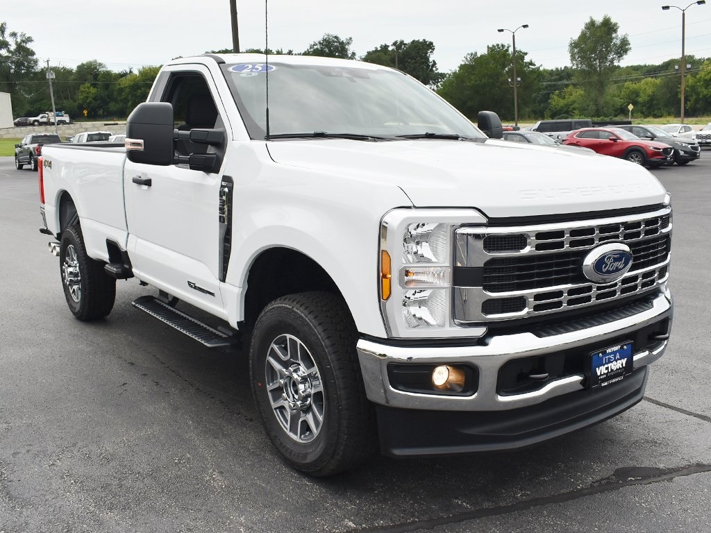 2025 Ford F-350 XLT photo 9