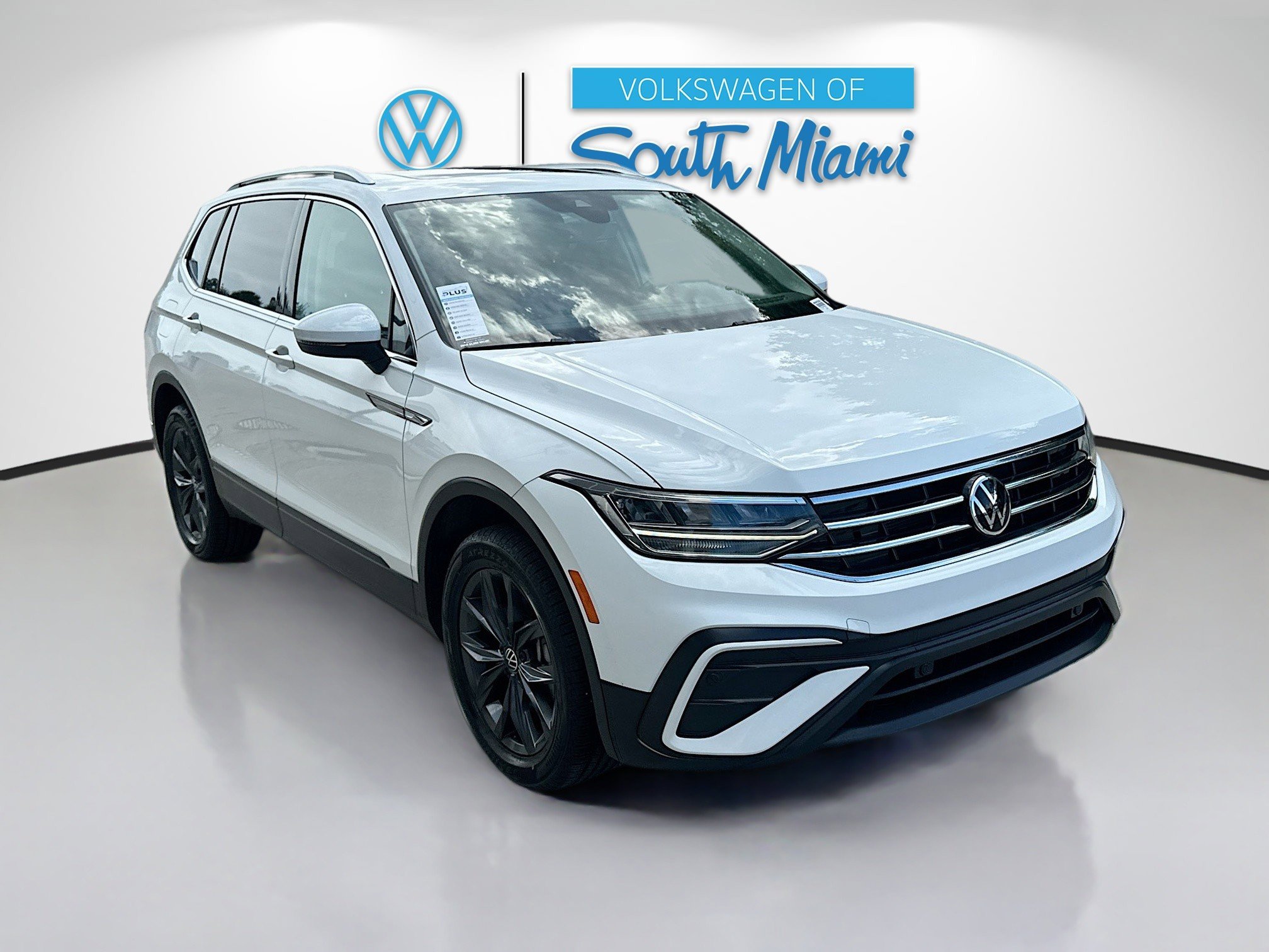 2022 Volkswagen Tiguan SE photo 3