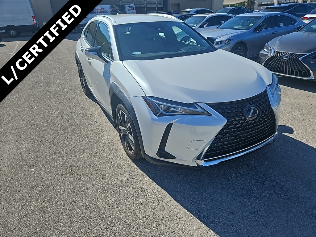 2021 Lexus UX 200's photo