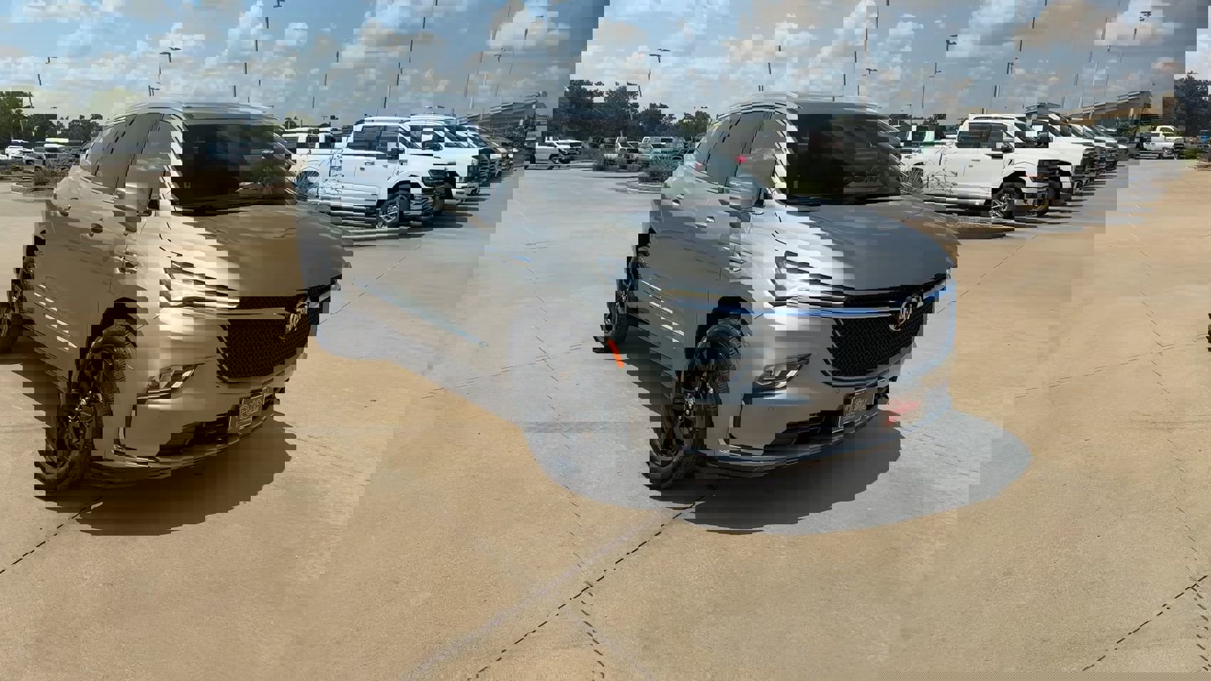 2024 Buick Enclave Essence photo 2
