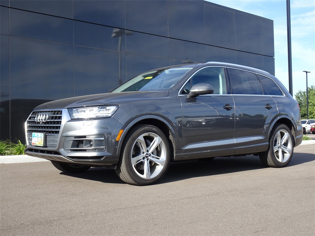 2019 Audi Q7 55 Prestige photo 2