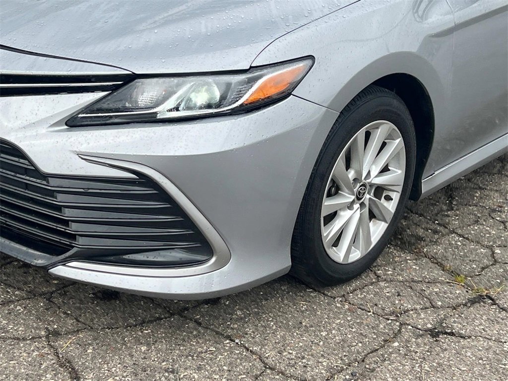 2023 Toyota Camry LE photo 8