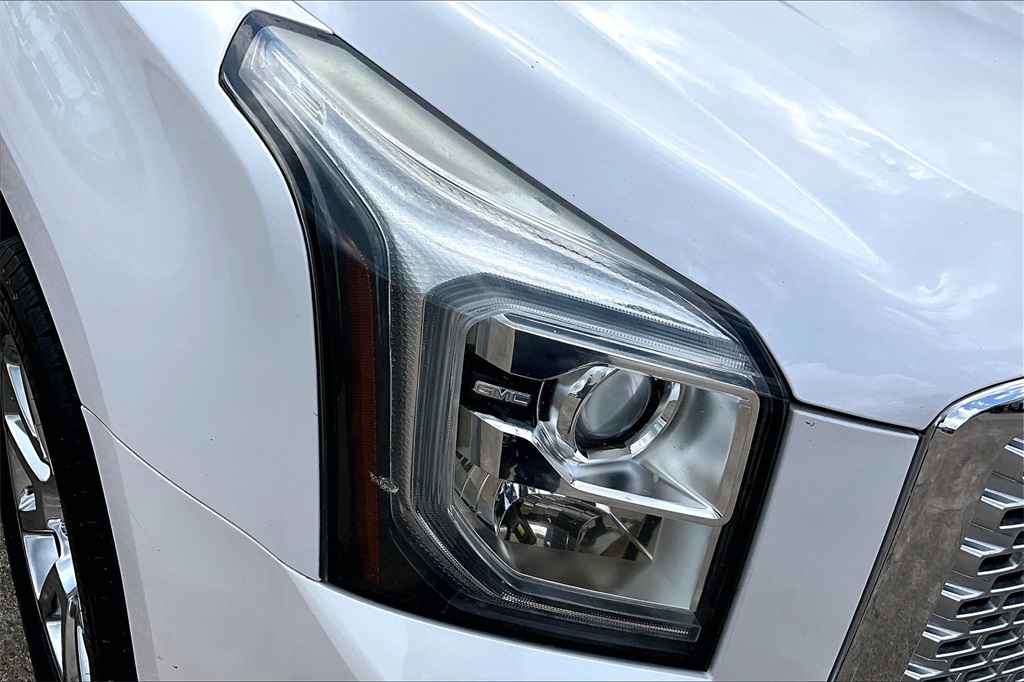 2017 Gmc Yukon Denali photo 31