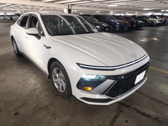 2025 Hyundai Sonata SE's photo