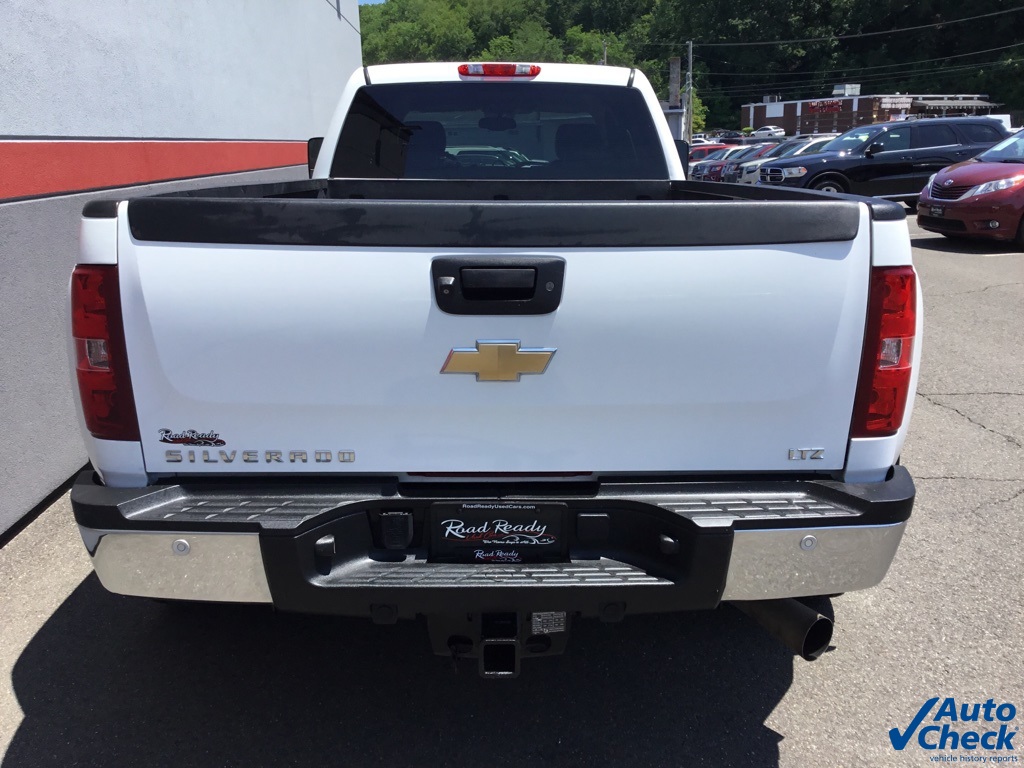 2011 Chevrolet Silverado 3500HD LTZ photo 8