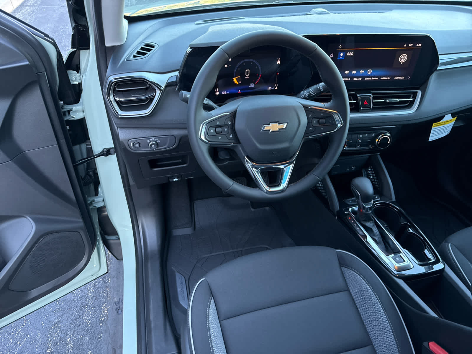 2026 Chevrolet Trailblazer LT photo 4