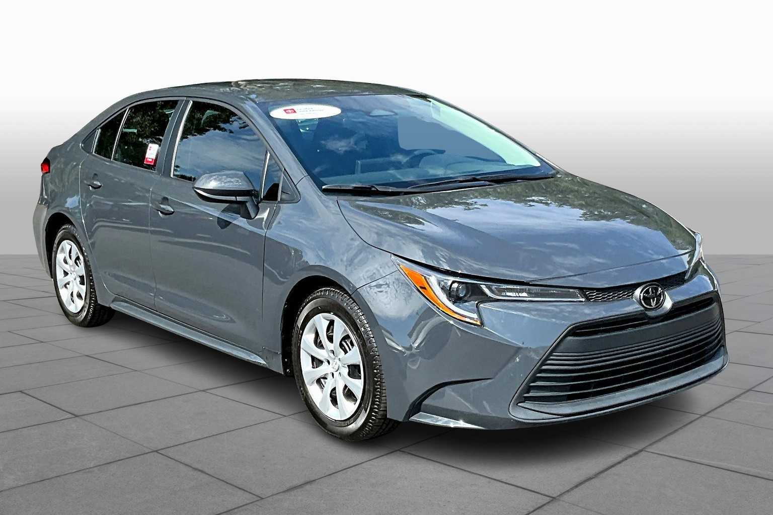 2023 Toyota Corolla LE photo 2