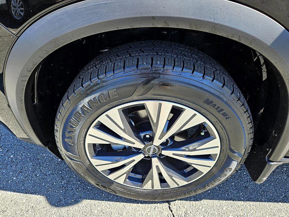 2023 Nissan Rogue SV photo 16