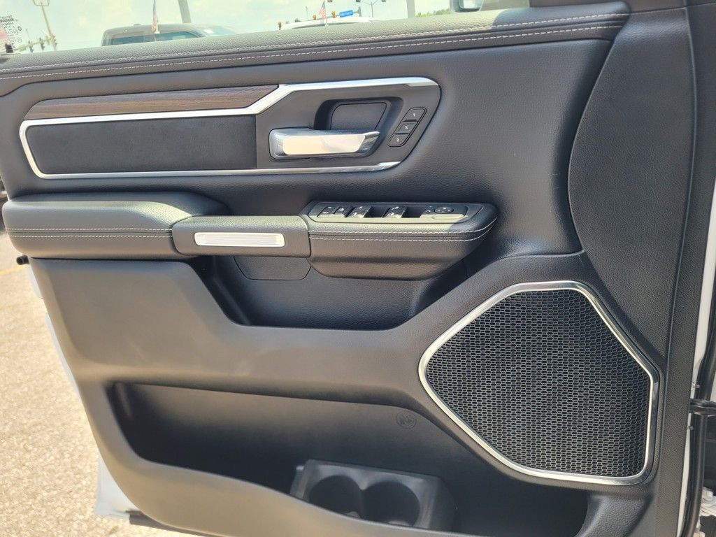 2025 Ram 1500 Laramie photo 13
