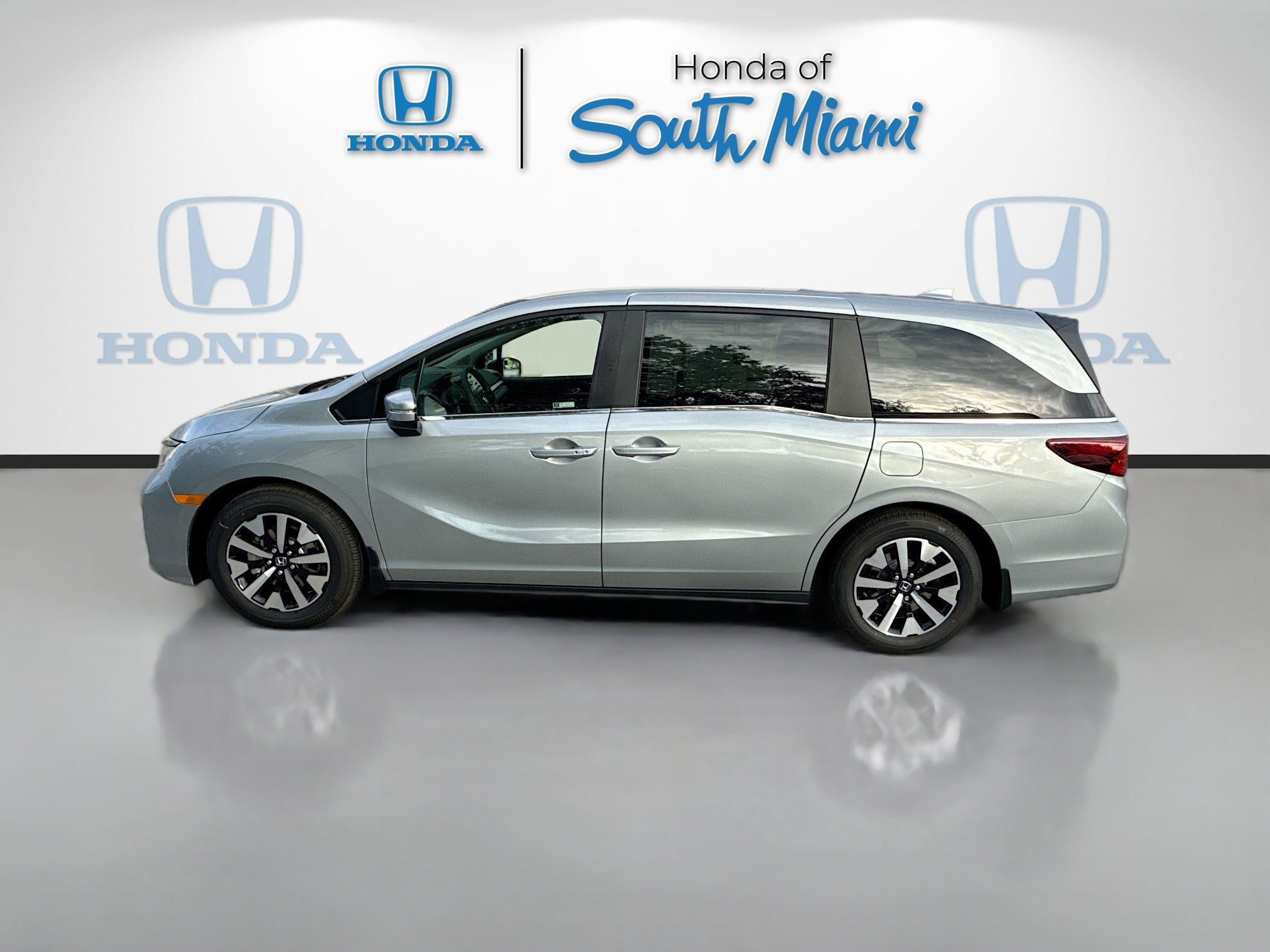 2026 Honda Odyssey EX-L photo 4