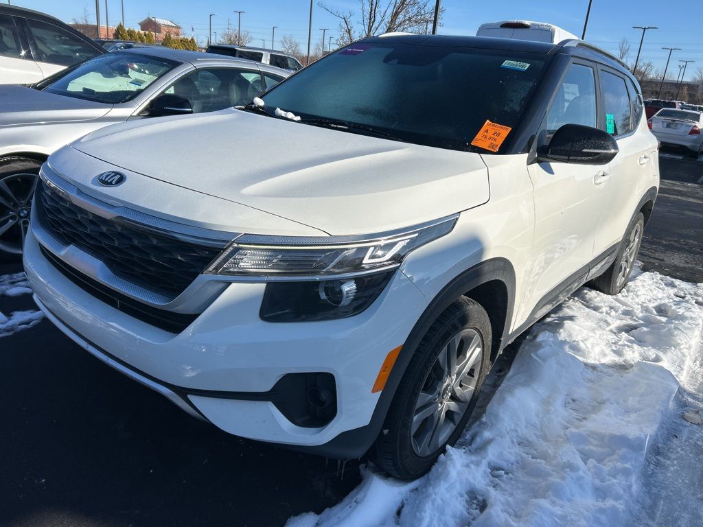 2021 Kia Seltos S's photo