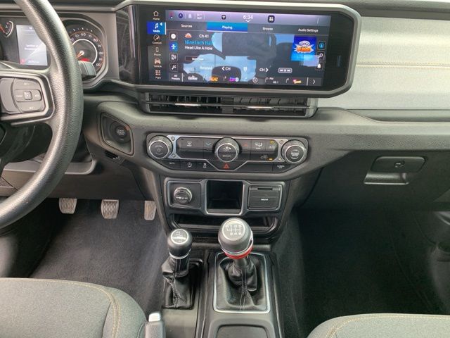 2024 Jeep Gladiator Sport photo 19