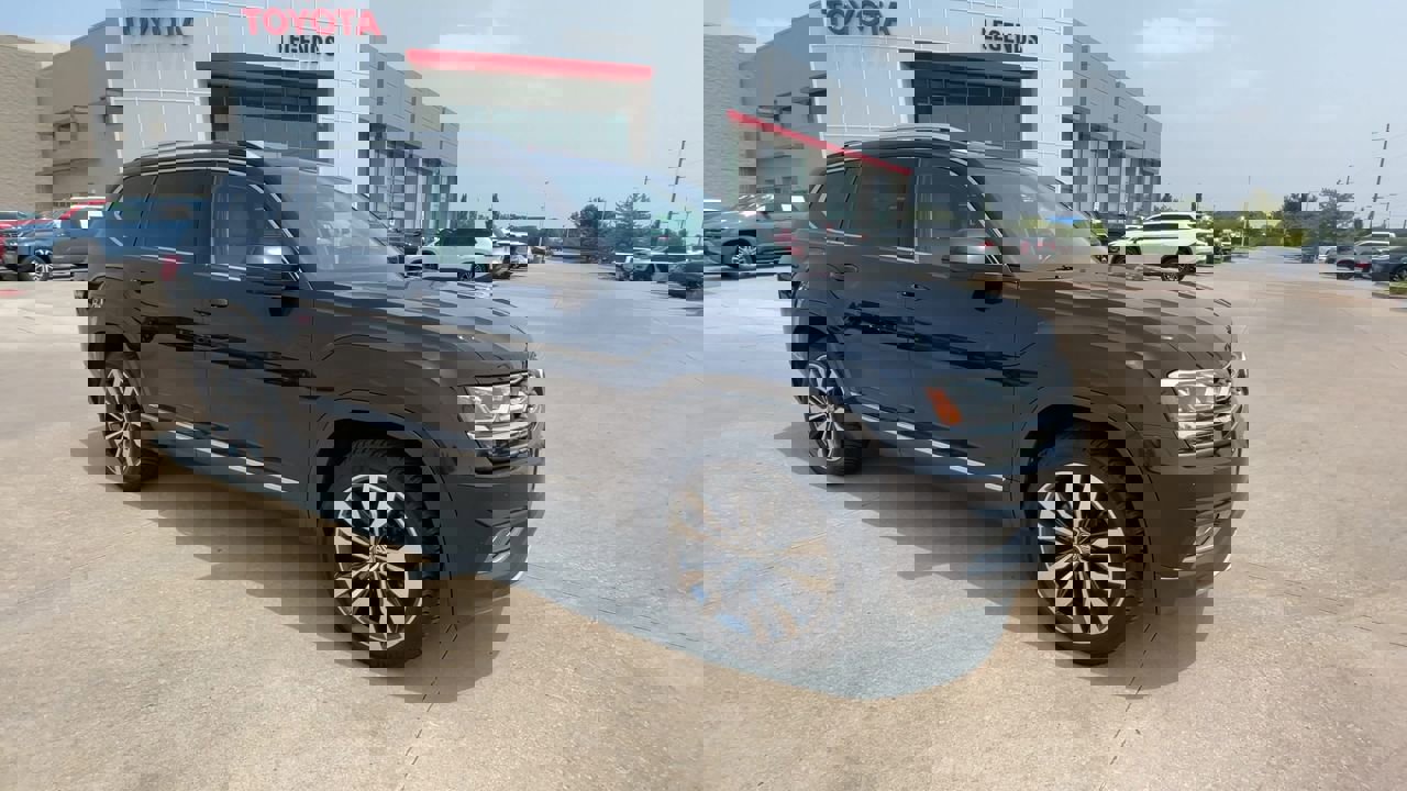 Used 2019 Volkswagen Atlas SEL Premium with VIN 1V2NR2CA8KC576804 for sale in Kansas City