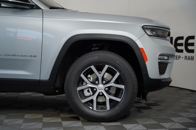 2025 Jeep Grand Cherokee Limited photo 33