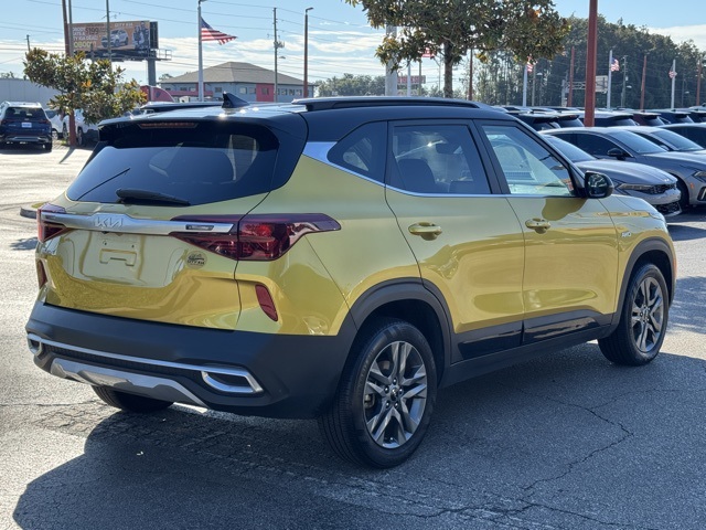 2023 Kia Seltos S photo 2