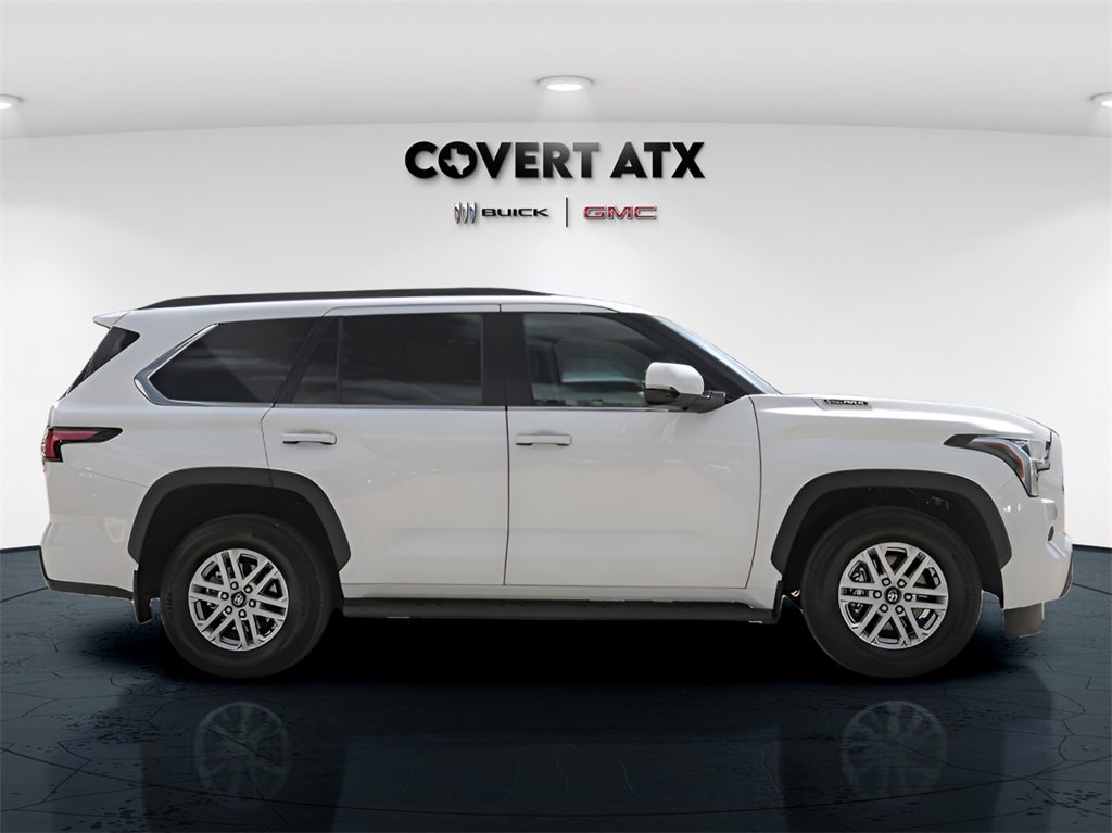 2025 Toyota Sequoia SR5 photo 4