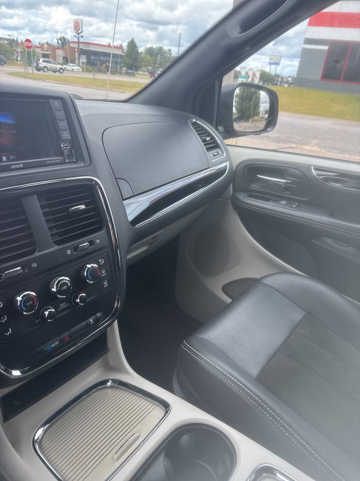 2019 Dodge Grand Caravan SXT photo 9