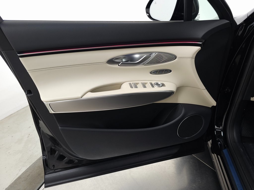 2026 Genesis GV70 2.5T Select photo 8