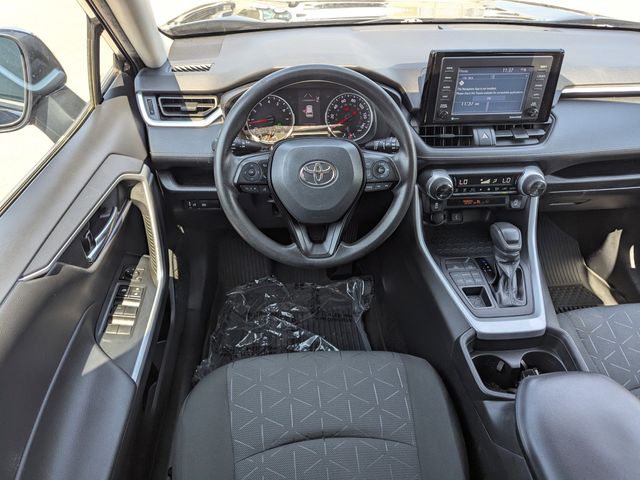 2021 Toyota RAV4 XLE photo 16
