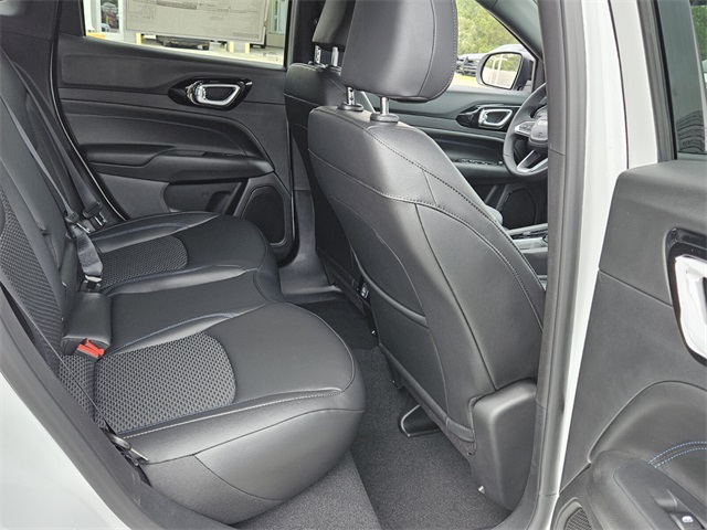 2026 Jeep Compass Latitude Altitude photo 14