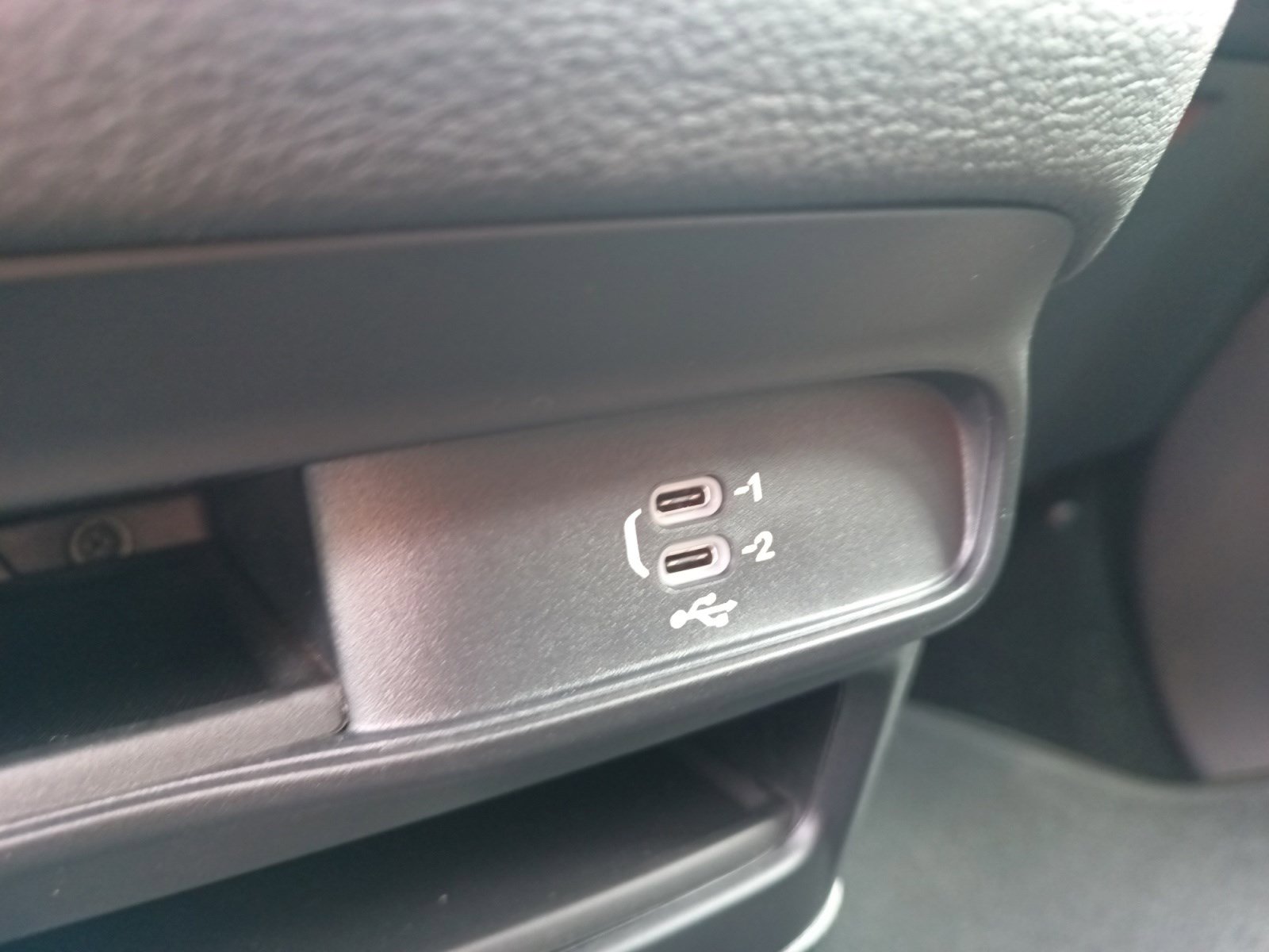 2026 Chrysler Pacifica photo 18