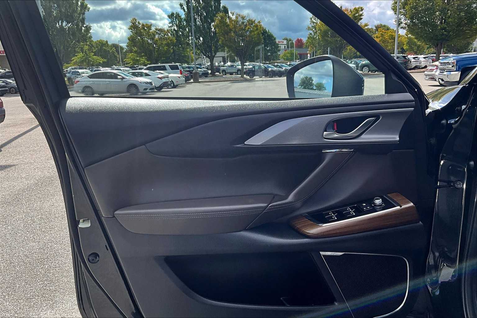 2023 Mazda CX-9 Signature photo 18