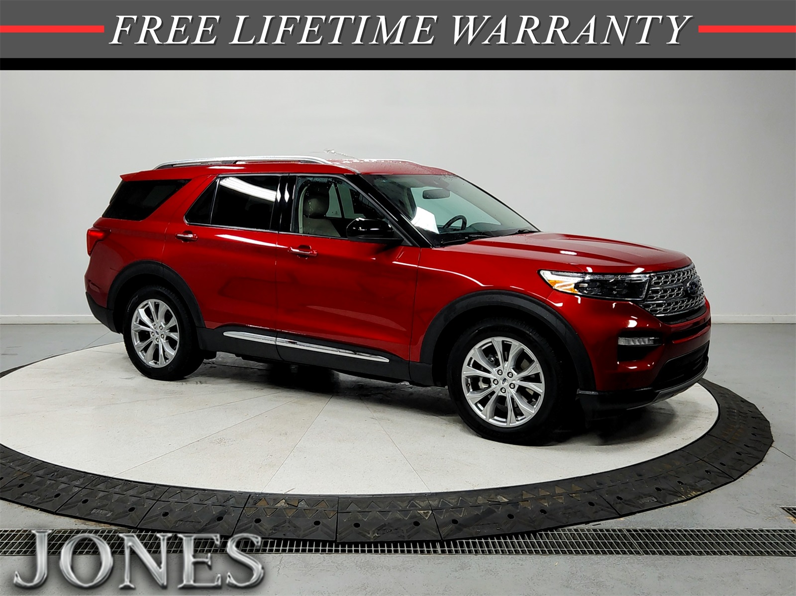 2024 Ford Explorer Limited's photo
