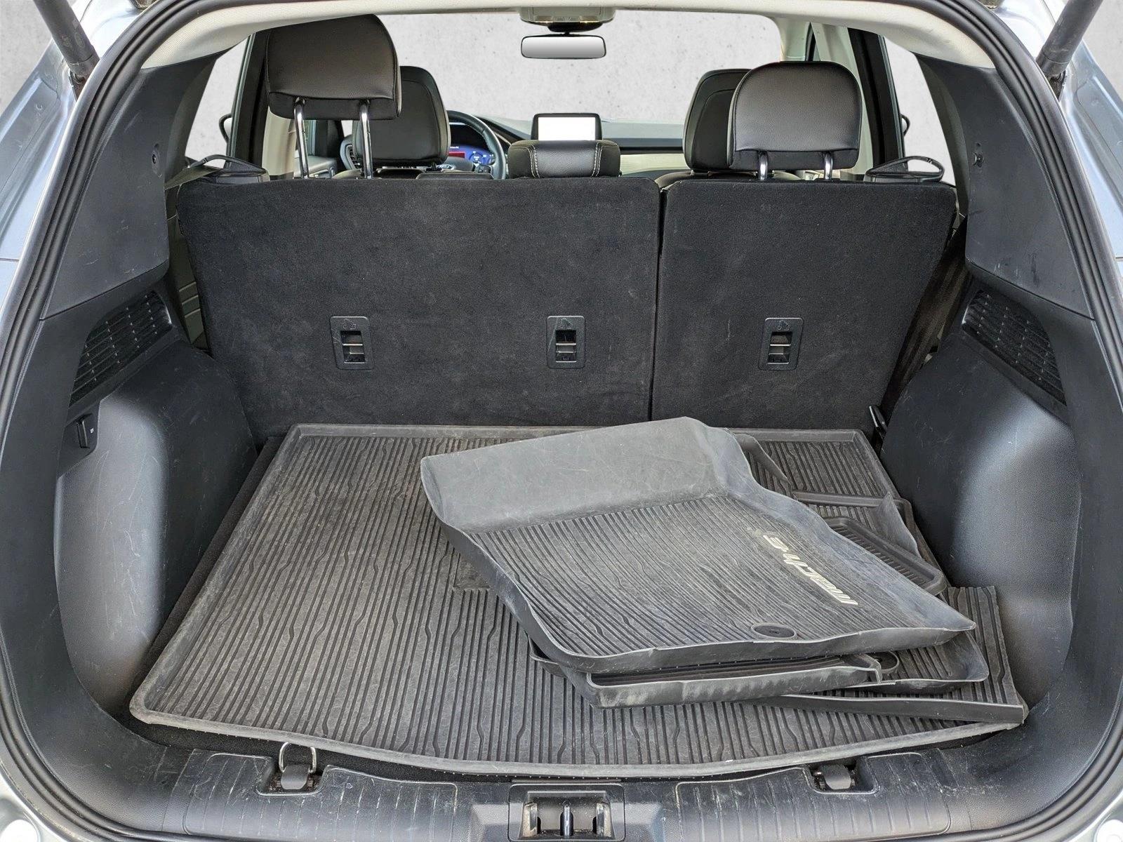 2021 Ford Escape Titanium Plug-In Hybrid photo 4