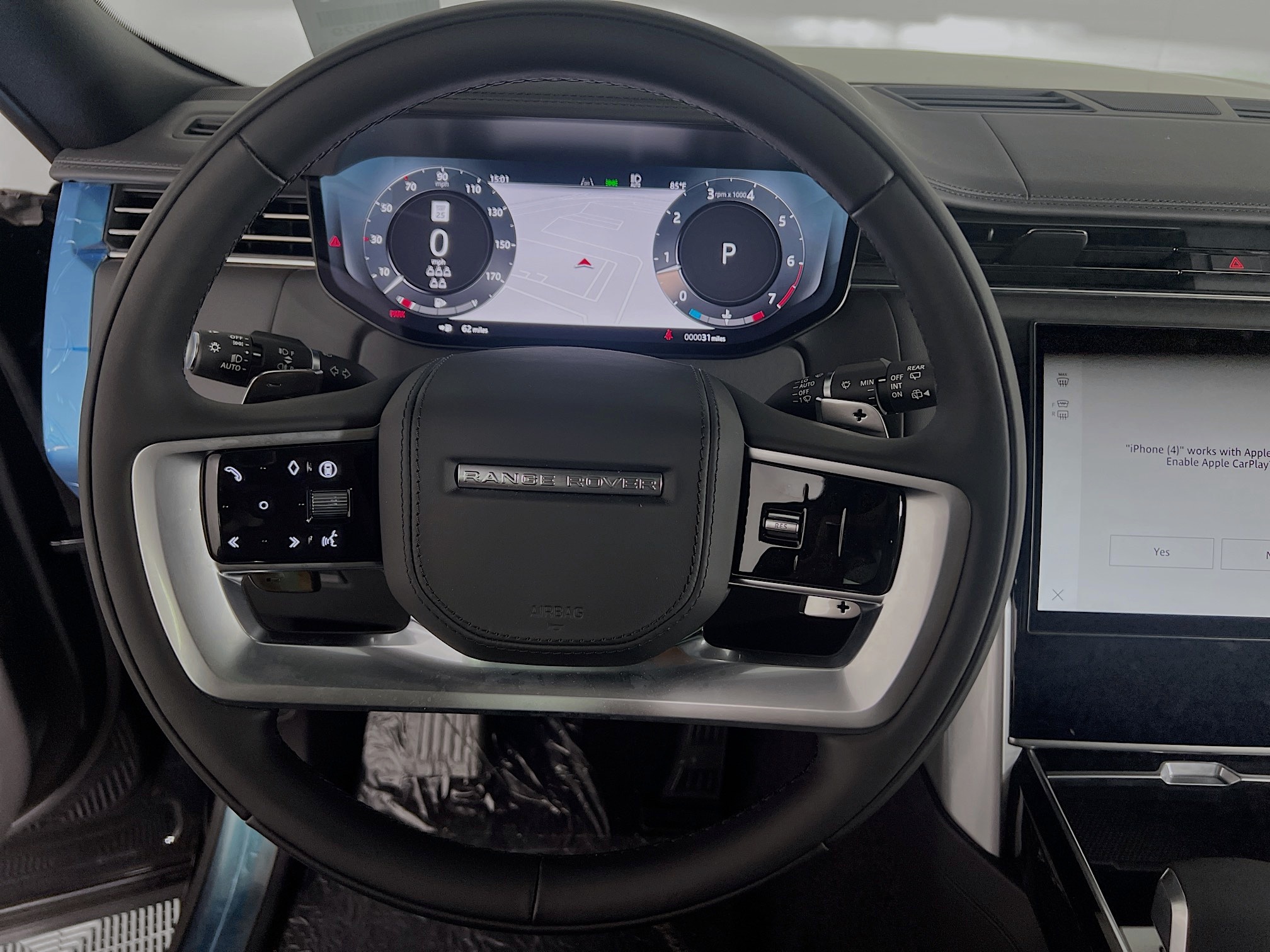 2025 Land Rover Range Rover SE photo 11