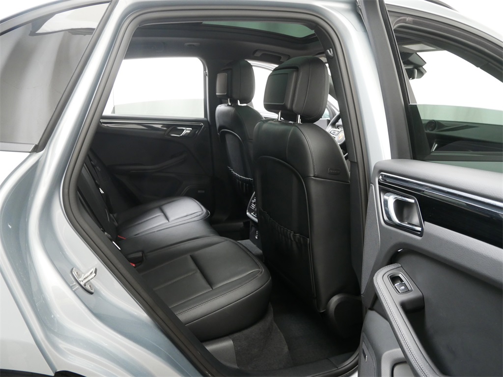 2024 Porsche Macan T photo 22