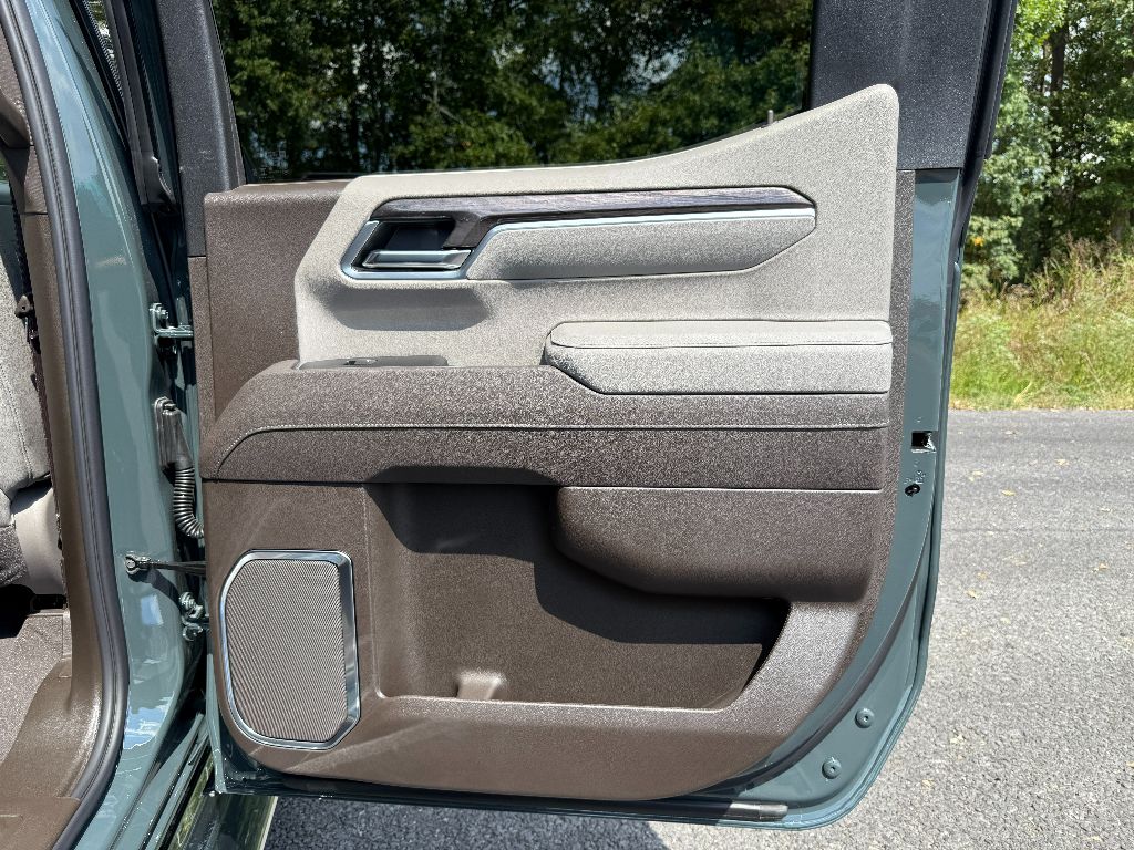 2026 Chevrolet Silverado 1500 LTZ photo 27