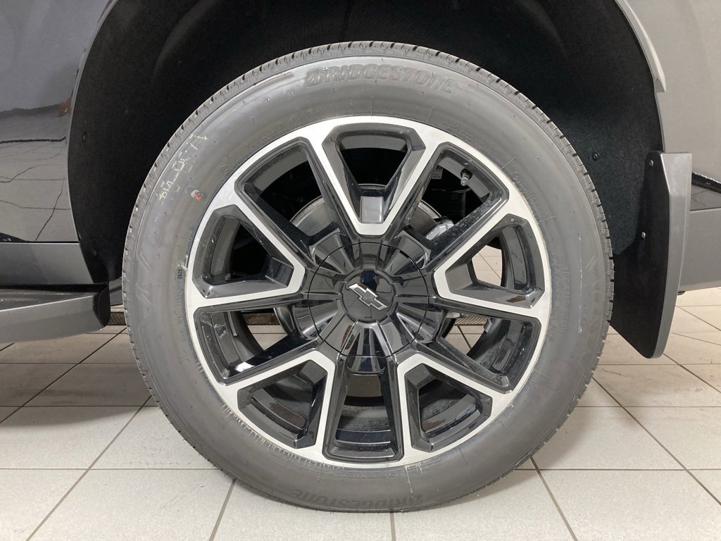 2026 Chevrolet Suburban RST photo 23