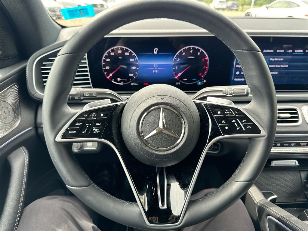 2025 Mercedes Benz GLS 450 4MATIC photo 11
