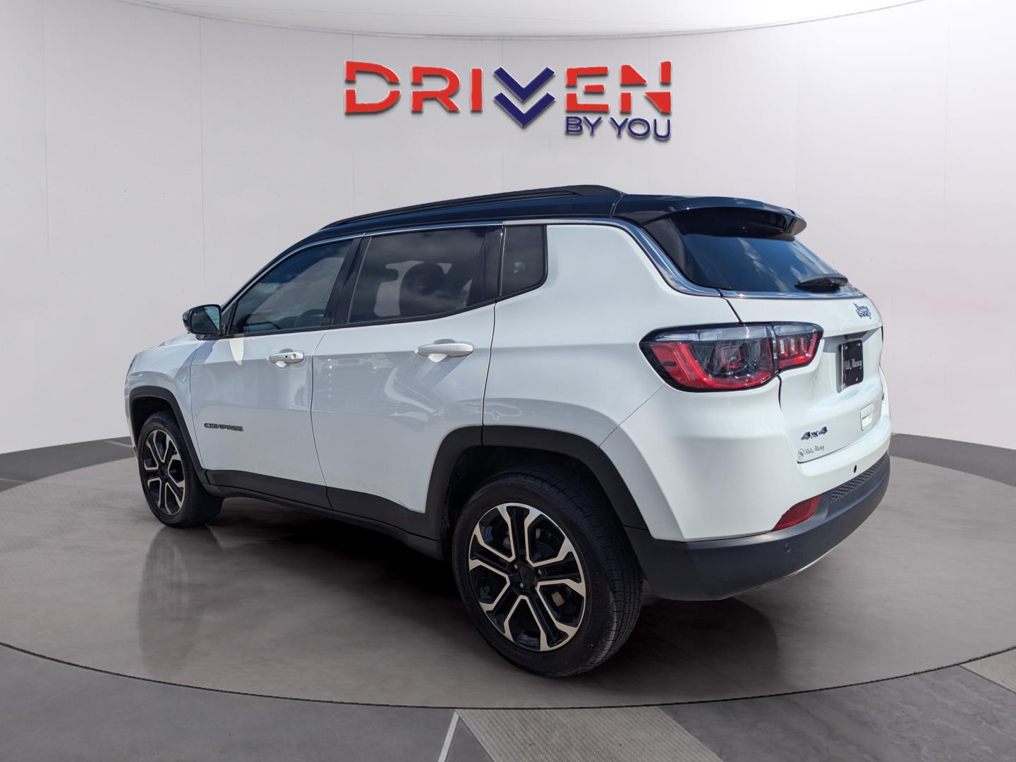 2023 Jeep Compass Limited photo 2