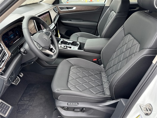 2025 Volkswagen Atlas SEL Premium R-Line photo 28