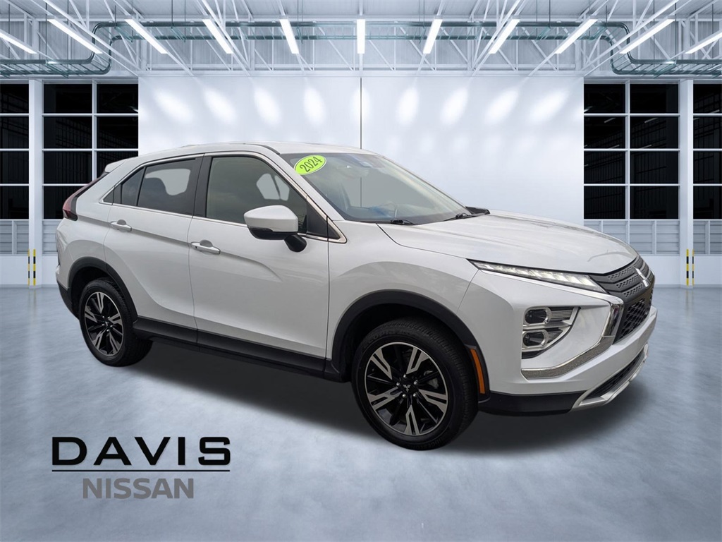 2024 Mitsubishi Eclipse Cross SE's photo