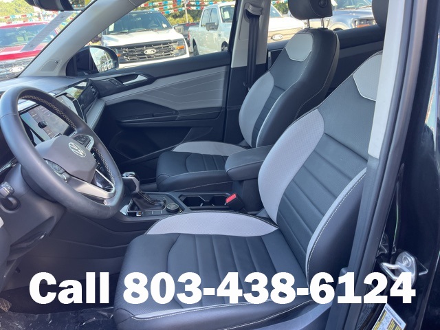 2024 Volkswagen Taos SEL photo 4