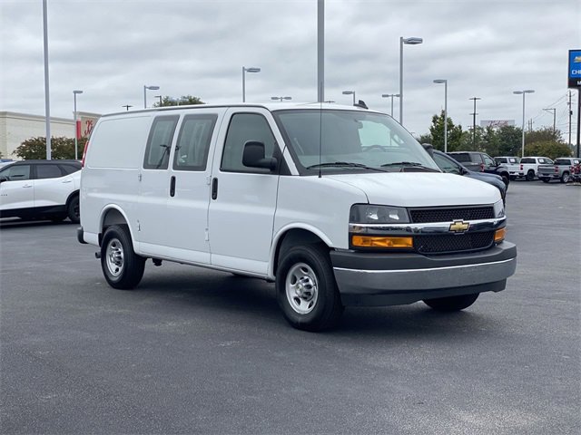 2025 Chevrolet Express Cargo Work Van's photo