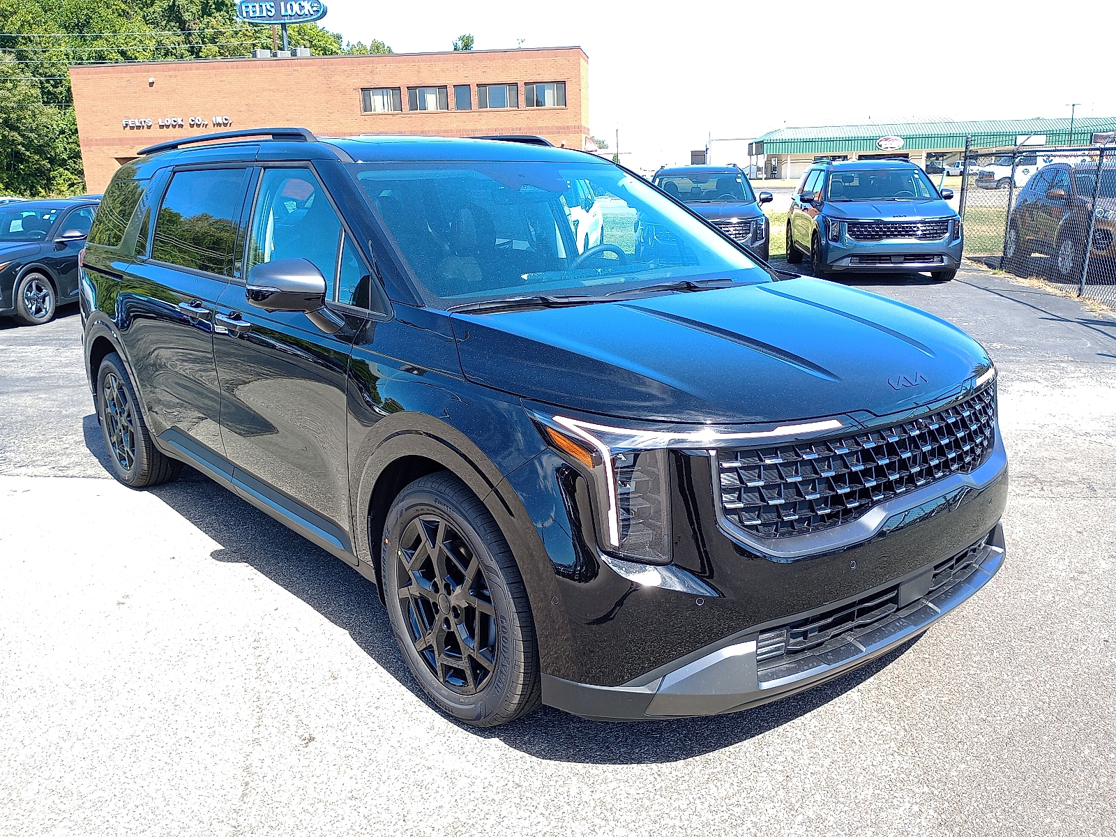 2026 Kia Carnival SX's photo