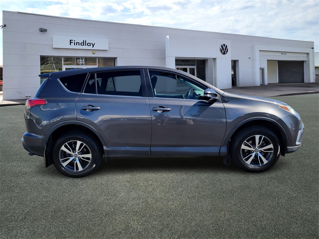 2018 Toyota RAV4 XLE photo 3