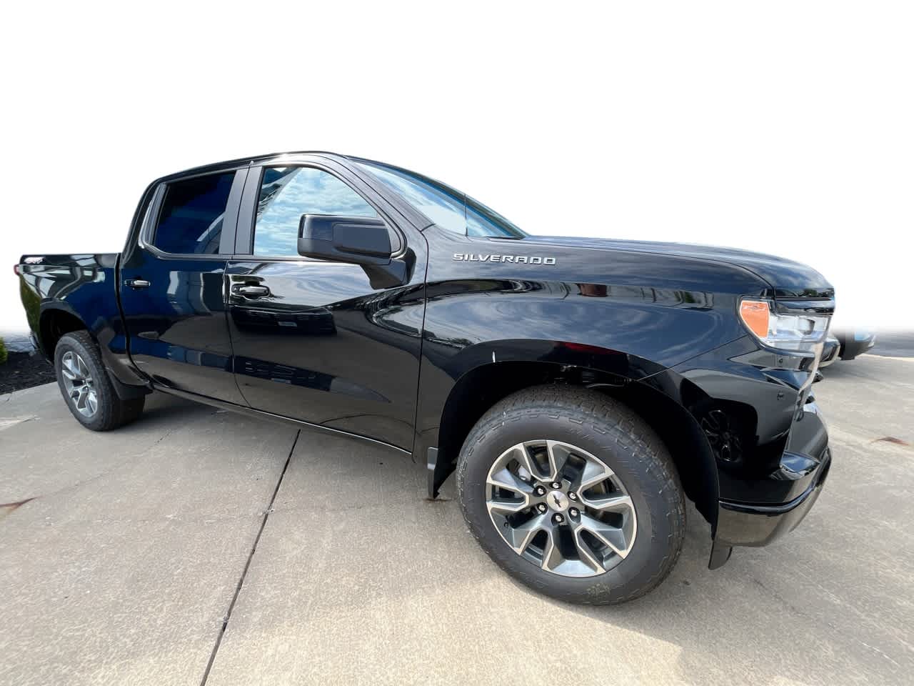 2026 Chevrolet Silverado 1500 RST photo 2