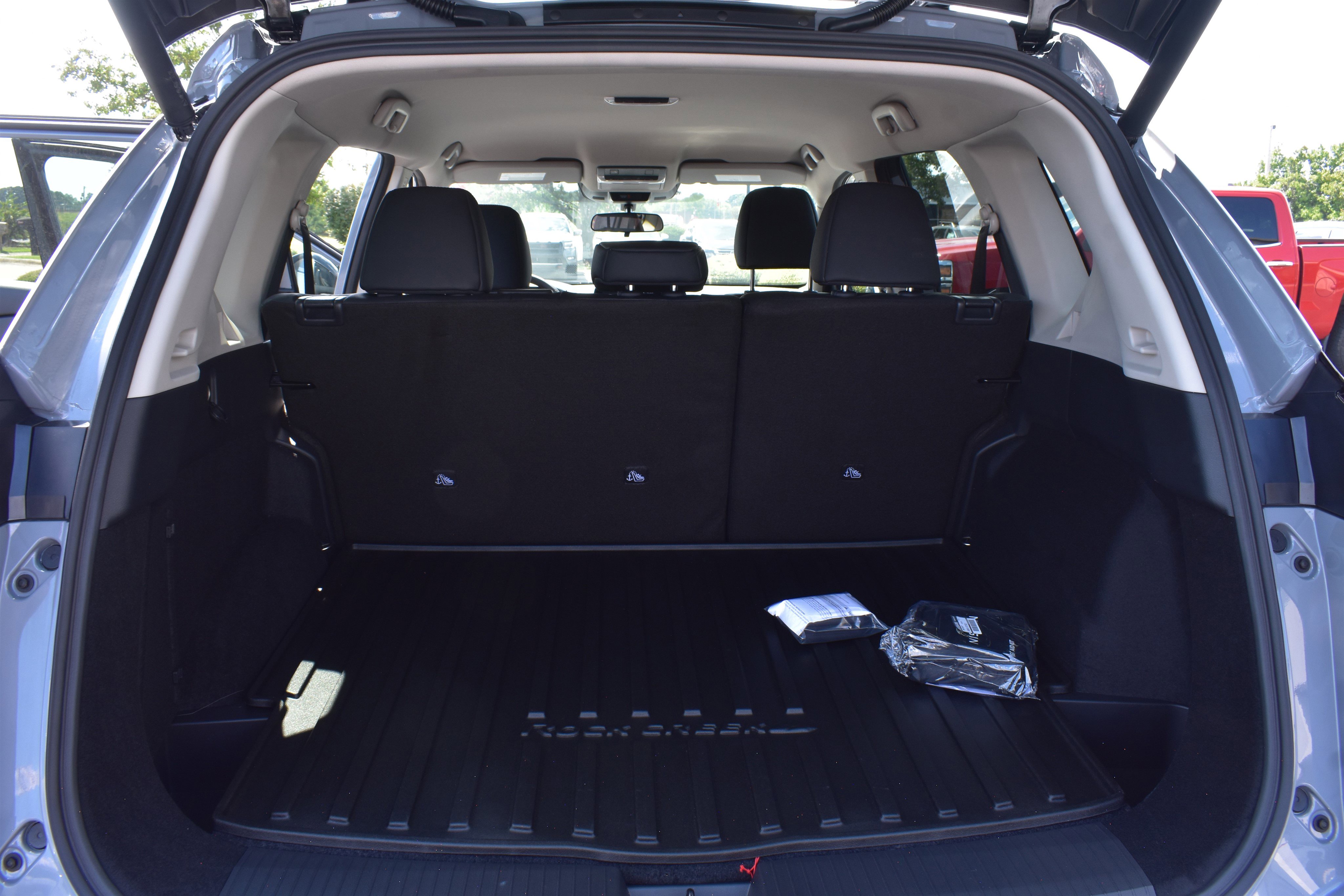 2026 Nissan Rogue SV photo 9