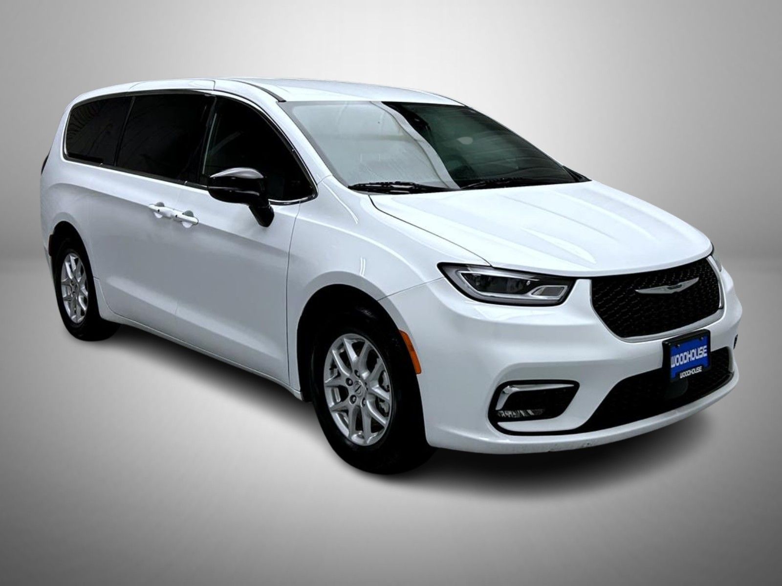 2025 Chrysler Pacifica photo 2