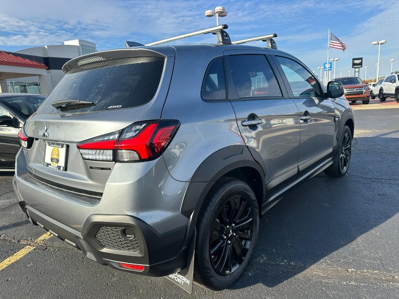 2025 Mitsubishi Outlander Sport ES SE LE photo 3
