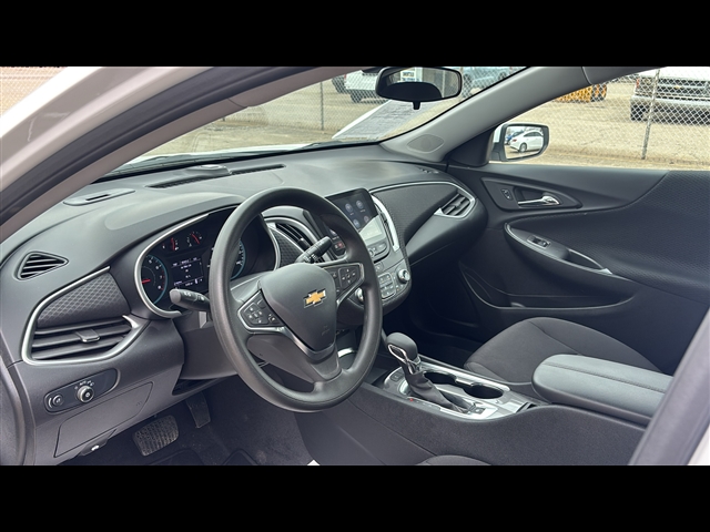 2025 Chevrolet Malibu 1LT photo 7
